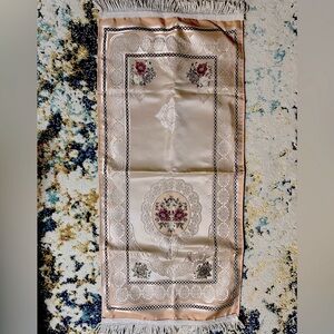 Super pretty New without tags  SATIN Feels  prayer rug/mat.Peachy pink
